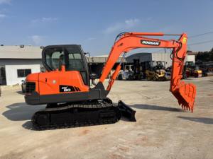 Mini pelle Doosan DX60 d'occasion de qualité supérieure Roulement d'engrenage moteur de 6 tonnes Design compact Excellent état pour la construction urbaine - Product Image 6