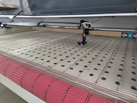 JQLaser 1610 1810 Machine de découpe laser CO2 pour tissu/étiquette Caméra CCD 100W 130W 150W Machine de découpe laser pour textile à alimentation automatique