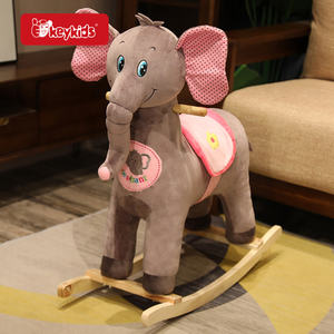 Cheval à <span class=keywords><strong>bascule</strong></span> en peluche <span class=keywords><strong>licorne</strong></span> <span class=keywords><strong>rose</strong></span> charmant sur base en bois - Cheval à <span class=keywords><strong>bascule</strong></span> magique pour enfants W16D179 - Product Image 4