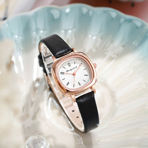 Reloj cuadrado minimalista artístico para mujer, con correa de cuero retro, pequeño y cuadrado. - Product Image 5