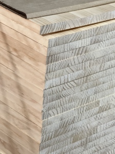 Compre Madera de Pino Duradera en Grandes Cantidades para Construcción y Muebles, Madera de Pino de Calidad - Product Image 2