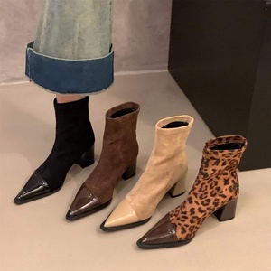<span class=keywords><strong>Botines</strong></span> <span class=keywords><strong>de</strong></span> Tacón Grueso con <span class=keywords><strong>Punta</strong></span> en Pico, Nueva Colección 2026, Venta al Por Mayor, <span class=keywords><strong>Botines</strong></span> Cortos <span class=keywords><strong>de</strong></span> Mujer en Gamuza, Tejido y Charol - Product Image 1