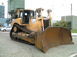 รถดันดิน CAT D8T มือสอง ปี 2012 ใช้งานน้อย เครื่องยนต์ 310 แรงม้า ความจุ 7.5 เมตร  โครงสร้างใต้ท้องรถและชิ้นส่วนหลักอย่างดีเยี่ยม - Product Image 5