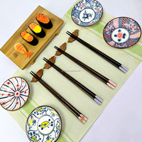 Coffret cadeau automne romantique de style campagnard quatre baguettes en bois avec un design artistique de feuilles tombées quatre plats de trempage colorés
