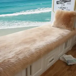 Vente en gros de tapis moelleux de luxe en fausse fourrure coussin de fenêtre en <span class=keywords><strong>baie</strong></span> tapis <span class=keywords><strong>pas</strong></span> <span class=keywords><strong>cher</strong></span> de couleur unie en fausse peau de mouton épais cheveux longs jeter - Product Image 3