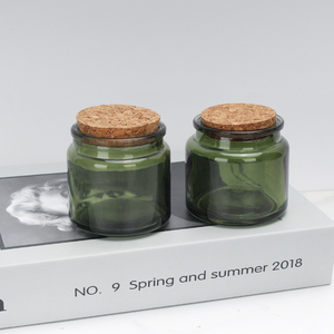 Vente en gros de pots à bougies en verre ambré vert recyclables avec couvercle en métal/bambou/<span class=keywords><strong>bois</strong></span>, écologiques, résistants à la chaleur, 100 ml/200 ml, pour la maison et Noël - Product Image 2