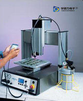 Distributeur de pâte de contrôle de soudage. Distributeur de graisse thermique