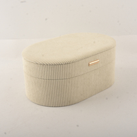 Boîte à bijoux rectangulaire moderne et luxueuse à motifs floraux avec logo personnalisé et fermeture à boucle pour bagues, rangement décoratif et intérieur