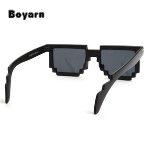 <span class=keywords><strong>Occhiali</strong></span> <span class=keywords><strong>da</strong></span> <span class=keywords><strong>Sole</strong></span> Vintage Pixel 8 Bit Neri a Mosaico per Uomo e <span class=keywords><strong>Donna</strong></span>, <span class=keywords><strong>Occhiali</strong></span> <span class=keywords><strong>da</strong></span> <span class=keywords><strong>Sole</strong></span> Retrò di Marca Designer - Product Image 5