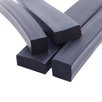 Service de moulage et de découpe de bandes d'étanchéité en caoutchouc mousse EPDM industriel, bande d'étanchéité en mousse EPDM noire résistante aux UV