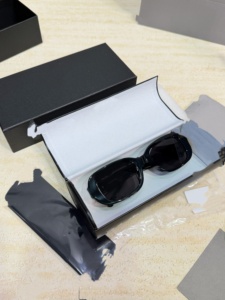 แว่นกันแดดสุดเท่และสวยงาม; รักแรกพบ; กรอบแว่นช่วยให้ใบหน้าดูเล็กลง - Product Image 1