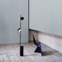Lampe de sol LED minimaliste moderne d'angle créative nordique pour salon chambre à coucher chevet