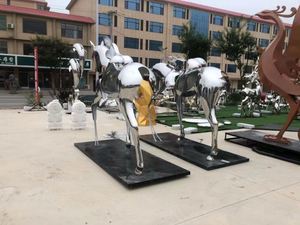 Escultura de Caballo de Acero Inoxidable Forjado de Alta Gama para Jardín Exterior, Moderna y Personalizada, Venta Caliente de Fábrica - Product Image 2