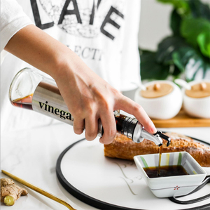 Ensemble de bouteilles <span class=keywords><strong>d</strong></span>'<span class=keywords><strong>huile</strong></span> <span class=keywords><strong>d</strong></span>'<span class=keywords><strong>olive</strong></span> et de vinaigre, <span class=keywords><strong>bouteille</strong></span> en verre avec <span class=keywords><strong>bec</strong></span> <span class=keywords><strong>d</strong></span>'étanchéité, <span class=keywords><strong>bouteille</strong></span> <span class=keywords><strong>d</strong></span>'<span class=keywords><strong>huile</strong></span> <span class=keywords><strong>d</strong></span>'<span class=keywords><strong>olive</strong></span> de 500ml 4 pièces - Product Image 4