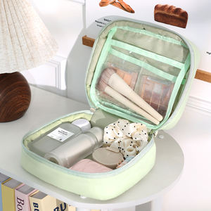 Bolsa de Cosméticos Acolchoada Personalizada Nécessaire de Lavagem Bolsa de Maquiagem para Viagem Puff Puffer Acolchoada Bolsa de Toalete Bolsa de Maquiagem - Product Image 3