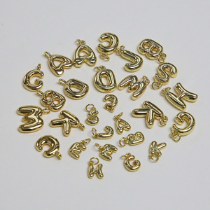 Breloque personnalisée en or 18 carats avec alphabet grec, breloques lettres de sororité en or et argent, accessoires - Product Image 2