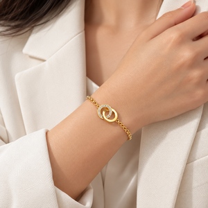 Bracelet en zircon à anneaux entrelacés en or et en argent, acier inoxydable, option plaqué or 14 carats sous vide - Product Image 4