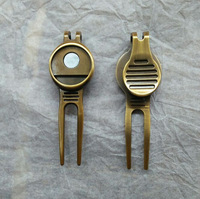 Outils de réparation de divots de golf en laiton antique anti-ternissement avec marqueur de balle personnalisé – Meilleur fournisseur de marqueurs de balle de golf – Outil avec logo personnalisé