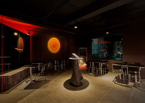 Diseño Interior de Discoteca a Medida con Estética Moderna, Barra de Servicio y Vitrina Iluminada con LED - Product Image 2