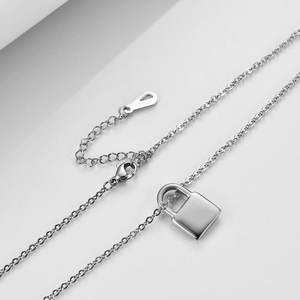 Colliers de <span class=keywords><strong>couple</strong></span> en acier inoxydable avec pendentif breloque cadenas vierge, personnalisables avec logo, <span class=keywords><strong>pour</strong></span> la vente en gros et les cadeaux - Product Image 3