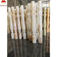 Balustre d'escalier en marbre blanc ou en albâtre personnalisé pour hôtel ou villa, intérieur, main courante d'escalier en pierre naturelle, pilier