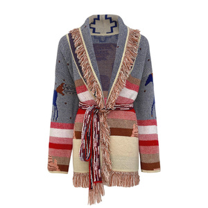 <span class=keywords><strong>Cardigan</strong></span> da Donna <span class=keywords><strong>con</strong></span> Collo a Scialle, Frange, Motivo Tribale Jacquard, Stile Bohémien, Bordo <span class=keywords><strong>con</strong></span> Nappe e <span class=keywords><strong>Cintura</strong></span> Intrecciata, Lunghezza Media - Product Image 1