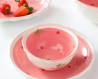 Vente en gros d'assiettes en céramique pour dessert une jolie fille, rose, blanc, avec dentelle, fraise, fruits