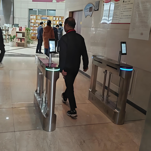 שער מחסום נדנדה לבקרת כניסה ויציאה של הליכונים ונוסעים במרכז כושר GYM - Product Image 2