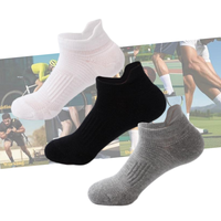 Chaussettes de sport basses pour hommes, personnalisées OEM, en coton absorbant la transpiration, avec languette coussinée, idéales pour l'entraînement et la gym.