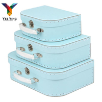 Boîte cadeau en carton couleur unie et valise vintage en papier avec poignée métallique, boîte de rangement décorative