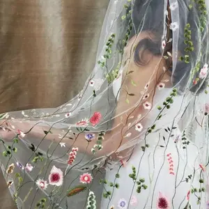 Lunghezze personalizzate velo di Tulle ricamato fiore segreto velo di fiori selvatici velo floreale colorato da sposa velo