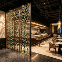 Cloison décorative en métal de luxe avec finition miroir en acier inoxydable pour salon moderne et hall d'hôtel