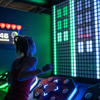 Piste de danse LED 3D sans fil magnétique portable pour intérieur, construction métallique, idéale pour les mariages et les jeux, haute performance