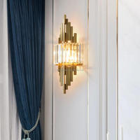 Lampe murale linéaire LED en cristal doré pour la décoration de chambre d'hôtel, villa, salon, applique murale intérieure, décoration de luxe, lampe murale en cristal