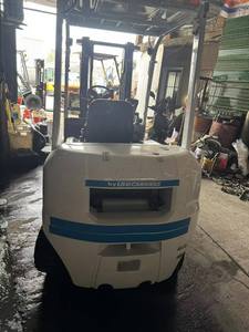 Pneu de chariot élévateur TCM FD25 d'occasion, capacité de 2,5 tonnes, fabrication japonaise, pour la construction et la logistique - Product Image 3