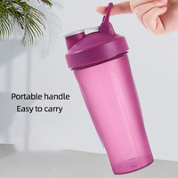 Botol air Gym plastik 600ml Logo kustom botol minum langsung Fitness Protein bubuk kocok untuk perjalanan dan air mendidih