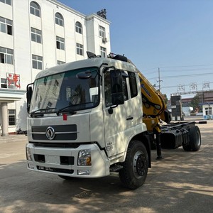 Grue montée sur camion Dongfeng 4x2 avec flèche articulée de 5 tonnes pour la manutention de matériaux, fabriquée en Chine - Product Image 2