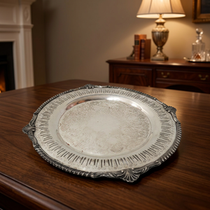 Elegante Plato Decorativo Redondo de Aluminio Hecho a Mano con Relieve Floral Vintage, Estilo Europeo, Personalizable para Bodas - Product Image 4