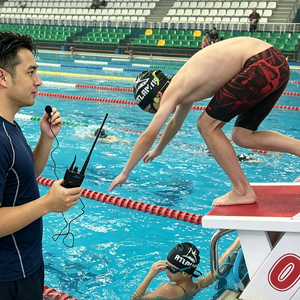 Auriculares de <span class=keywords><strong>Entrenamiento</strong></span> de Natación SwimTalk H913B, 12 Canales, Resistentes al Agua hasta 1 m, Compatibles con Transmisores FM H900, H800, H700 - Product Image 3