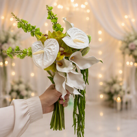 Bouquet de mariée cascade blanc et vert, fleurs artificielles en soie, arrangement artisanal d'orchidées et de magnolias pour mariage
