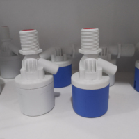Vanne à flotteur en plastique pour réservoir d'eau 1/2 pouce, prix moins cher, vanne à flotteur de contrôle de niveau de liquide pour piscine, remplissage automatique 3/4 pouce