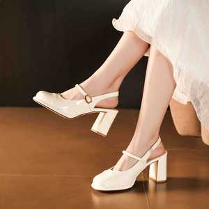 Escarpins Mary Jane en cuir verni à bout rond, talon carré, talon haut, bride en T avec boucle, chaussures tendance - Product Image 1