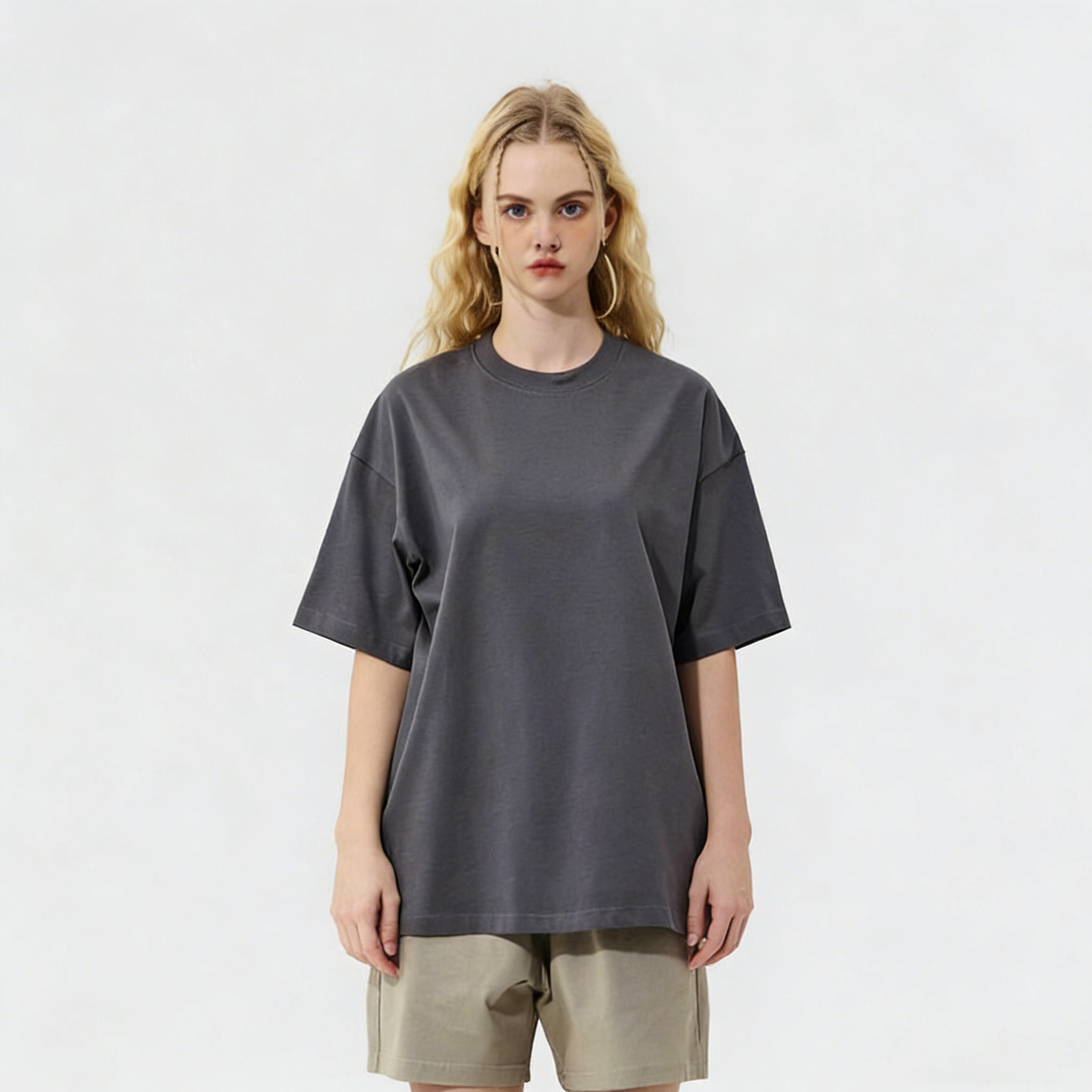 สีเทาเข้ม