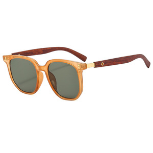 Gafas <span class=keywords><strong>de</strong></span> sol con montura cuadrada <span class=keywords><strong>de</strong></span> grano <span class=keywords><strong>de</strong></span> madera para hombre y mujer, Material acrílico <span class=keywords><strong>de</strong></span> PC <span class=keywords><strong>de</strong></span> color caramelo para fotografía <span class=keywords><strong>de</strong></span> <span class=keywords><strong>calle</strong></span> al aire libre - Product Image 3
