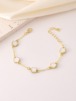 Pulsera de cadena delicada con diseño de cuatro hojas, chapada en oro de 14k, con flor y cinco tréboles de la suerte, para mujer, ideal como regalo.