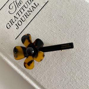 YJL Fermaglio per Capelli a Forma di Fiore Colorato, 7,5 cm, in Acetato, Elegante Clip per Frangia, Stile Retrò e Dolce - Product Image 5