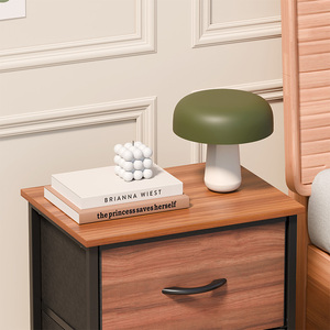 Mesita de Noche Moderna de Tela, Mesa Auxiliar Estrecha con Dos Cajones, Mueble Lateral Alto para Espacios Pequeños en el Dormitorio - Product Image 2