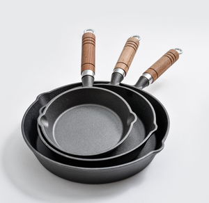 Accessoires de cuisine, moule à tarte <span class=keywords><strong>en</strong></span> <span class=keywords><strong>fonte</strong></span> de 10 à 25 cm de diamètre, noir avec poignée <span class=keywords><strong>en</strong></span> bois, poêle <span class=keywords><strong>en</strong></span> <span class=keywords><strong>fonte</strong></span> antiadhésive - Product Image 1
