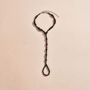 Chaîne de cheville en alliage plaqué or 18 carats avec motif cœur, pour femme et <span class=keywords><strong>homme</strong></span>, chaîne de <span class=keywords><strong>pied</strong></span> perlée noire pour mariage et anniversaire - Product Image 4