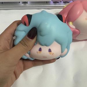 ของเล่นบีบปู สีฟ้าและสีชมพู ตัวละครคลายเครียด ของเล่นตั้งโต๊ะสำหรับเด็กอายุ 8-13 ปี สำหรับเด็กทั้งชายและหญิง - Product Image 2